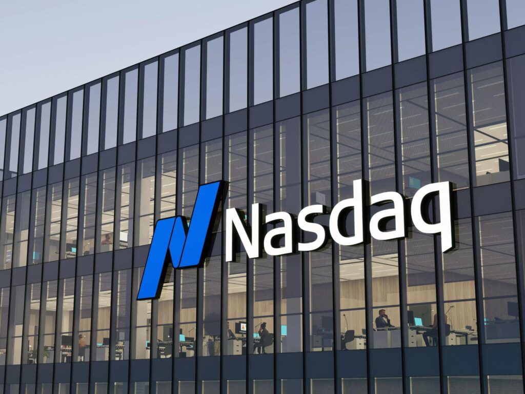 Nasdaq 100 at 30,732: The $22 Billion Forced Bid SpaceX…