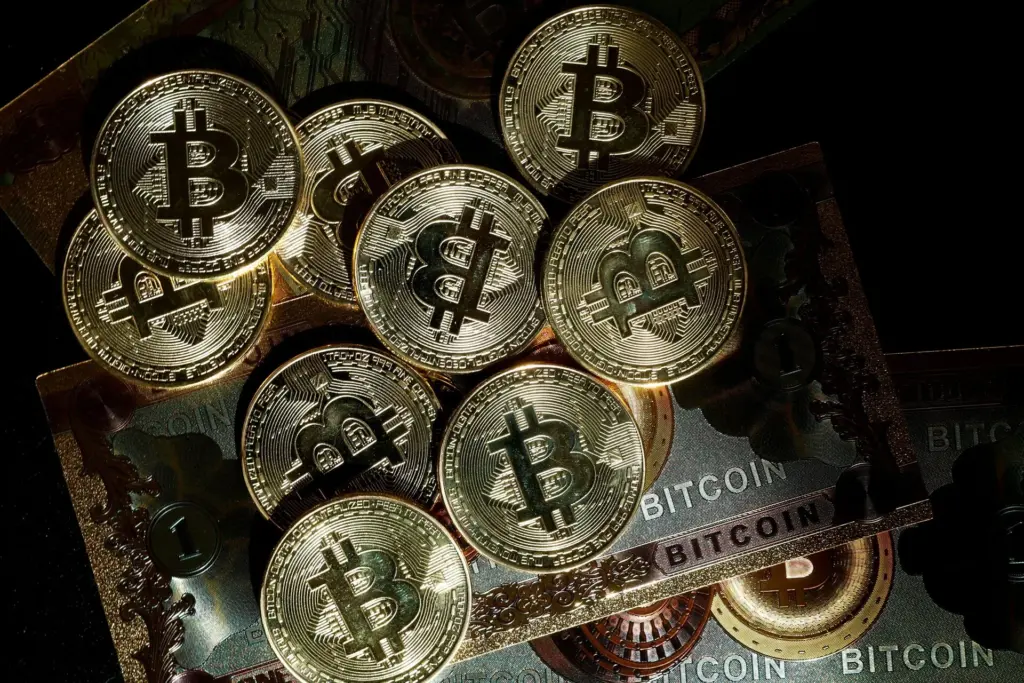 Bitcoin Erases Waller Rally After Payrolls Push Fed Hike…