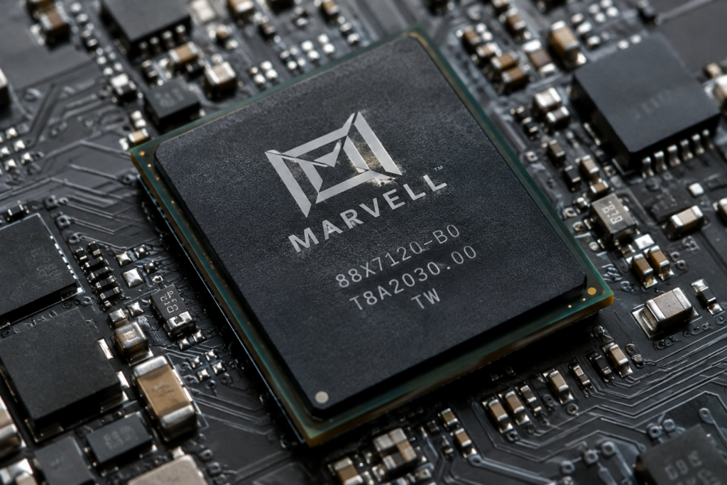 Marvell weighs Lumentum acquisition: upside for LITE holders, pressure for MRVL