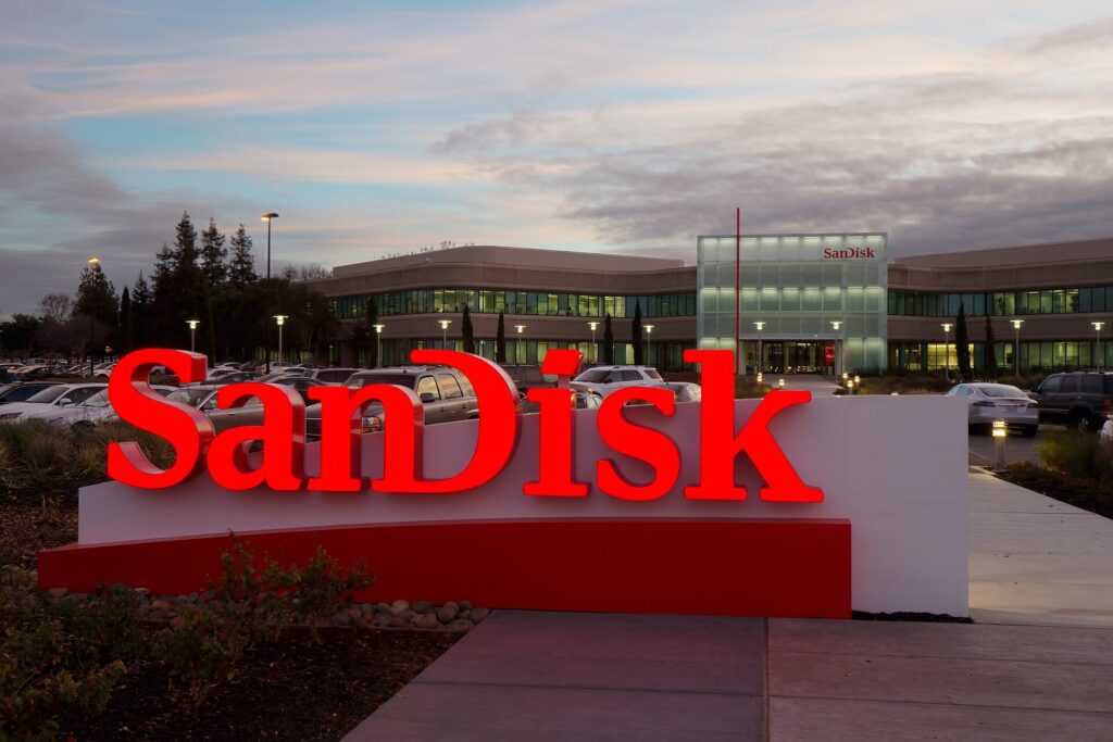 Sandisk (SNDK) Stock at $1,261 After Western…